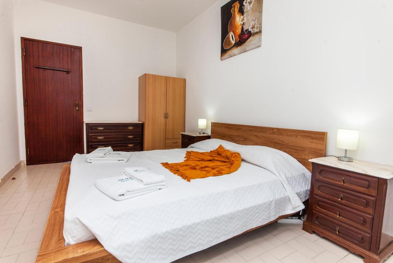 E - Local Da Trindade Guesthouse Lagos Bagian luar foto